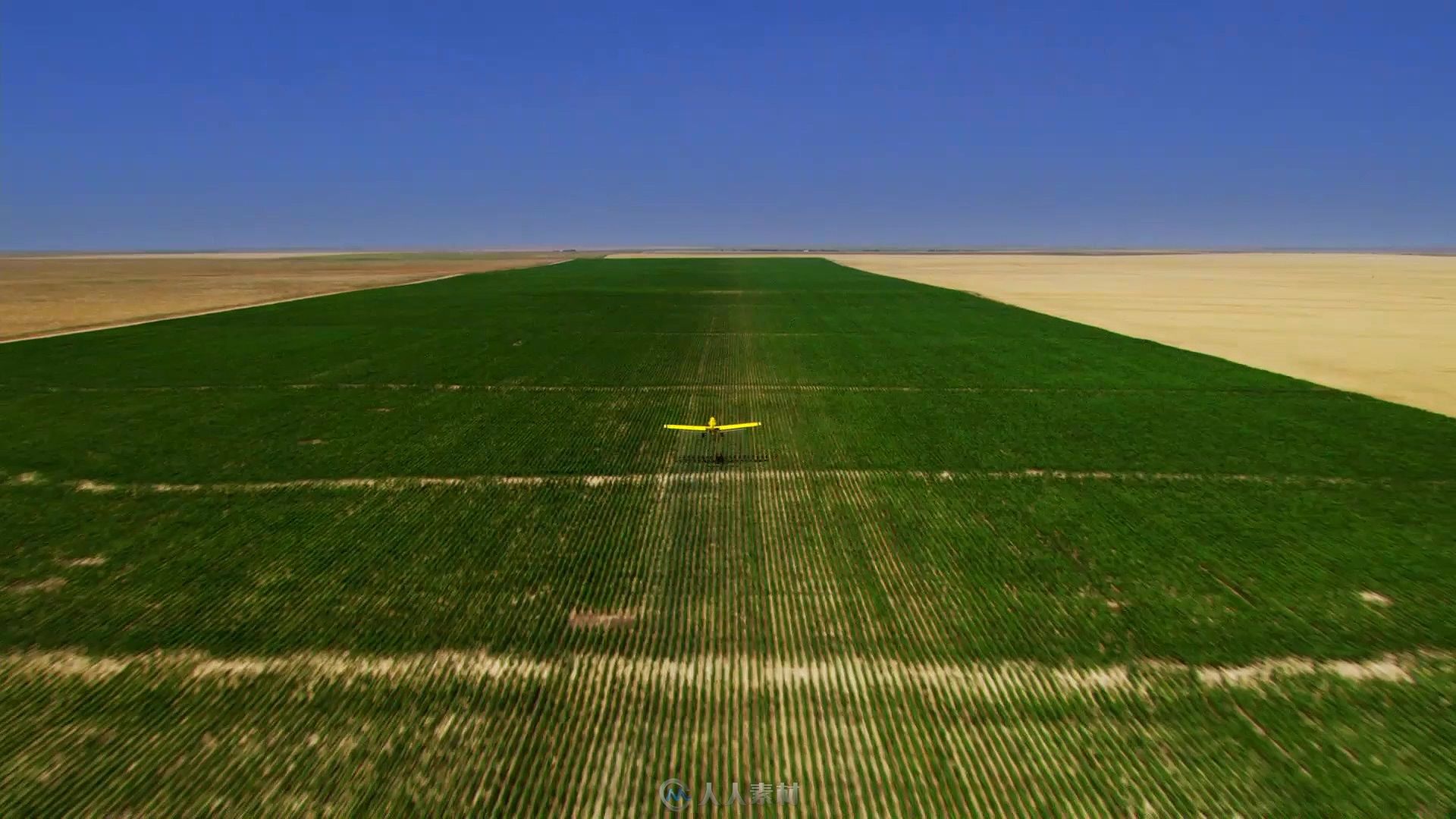 航拍飞机喷洒农药全景视频素材