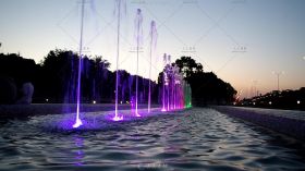 傍晚公园唯美音乐喷泉高清实拍视频素材