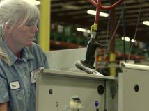 空调制造企业宣传片生产车间流程工人高清实拍视频素材